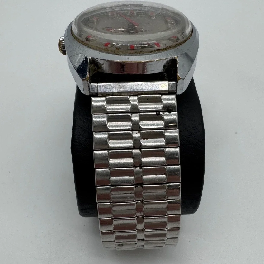 Vintage Timex Water Resistant Day Date Watch Red Markers Speidel Band 36mm
